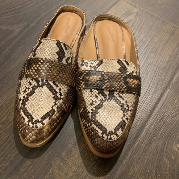 Snakeskin Loafer - very versatile shoe - Picture 3 of 4
